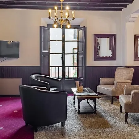 Born Hotell 4*
