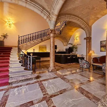 Born Hotel 4*